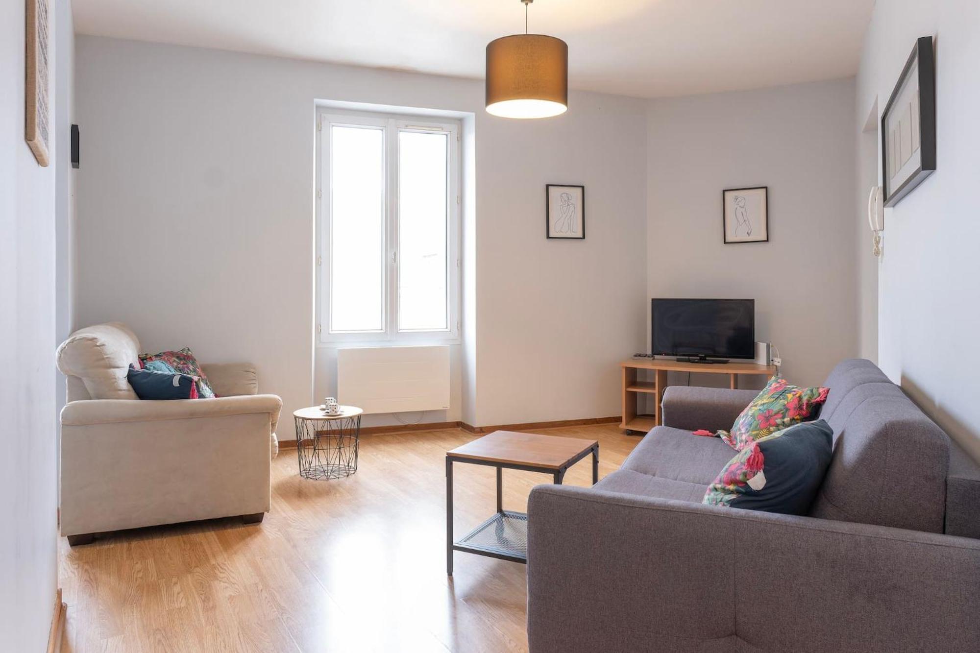 Grand Studio ✰ 35M² ✰ Centre ✰ 4Pers/2Lits ✰ Cuisine ✰ Wifi Cande Ngoại thất bức ảnh
