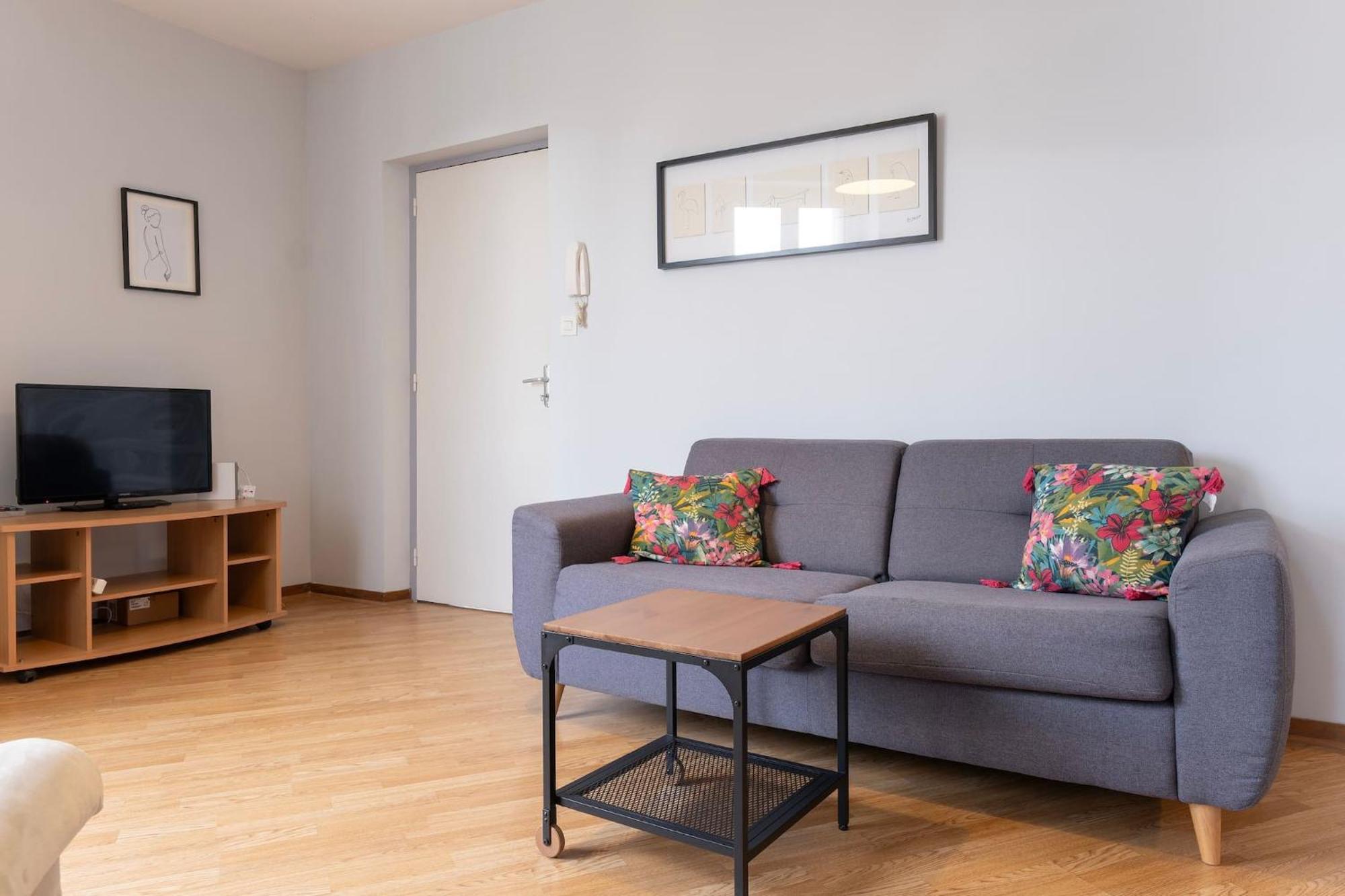 Grand Studio ✰ 35M² ✰ Centre ✰ 4Pers/2Lits ✰ Cuisine ✰ Wifi Cande Ngoại thất bức ảnh